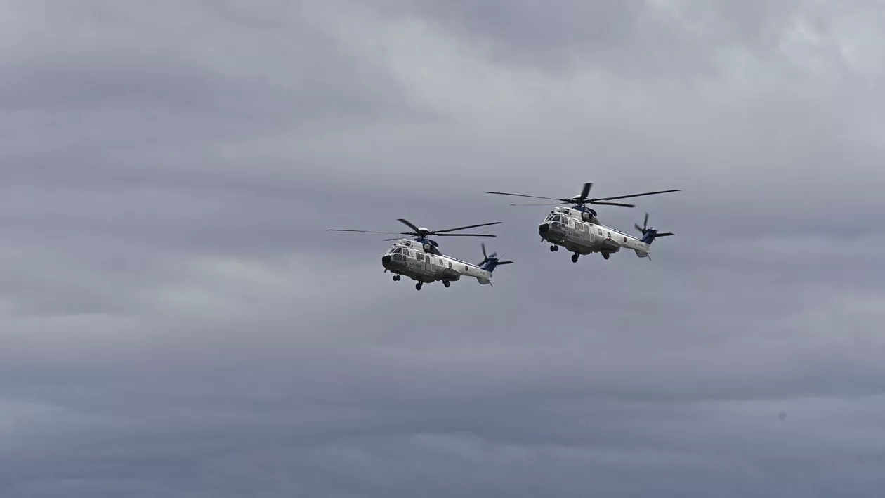 Două elicoptere ale marinei japoneze s-au ciocnit în zbor. 7 membri ai echipajului sunt dispăruți
