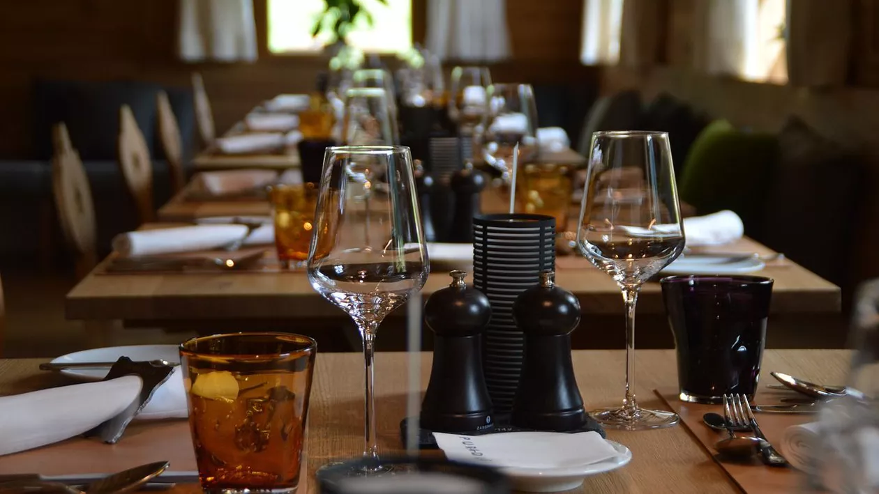 Cât câștigă un român care lucrează în Franța. „Cine ne dă oameni buni salariul acesta în România?”