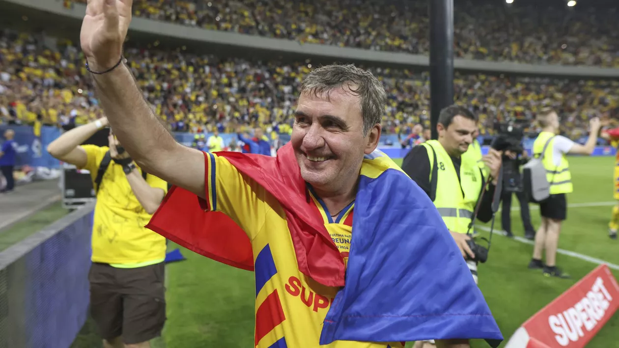 ”Generaţia de Aur” a făcut spectacol la meciul de adio, în fața a peste 54.000 de suporteri. Tricolorii au învins ”Legendele Lumii” cu 3-2 (VIDEO, GALERIE FOTO)