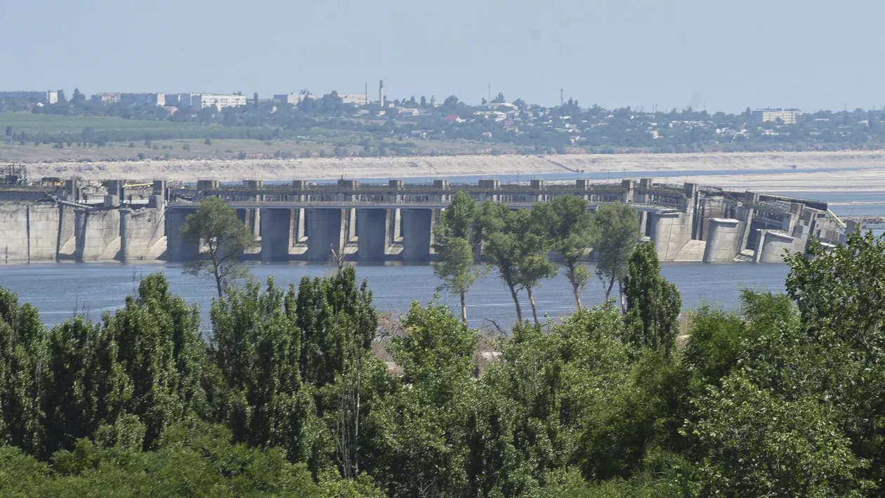 Alertă în Ucraina! Hidrocentrala Dnipro, grav avariată de rachetele rusești. Producția de energie a fost oprită
