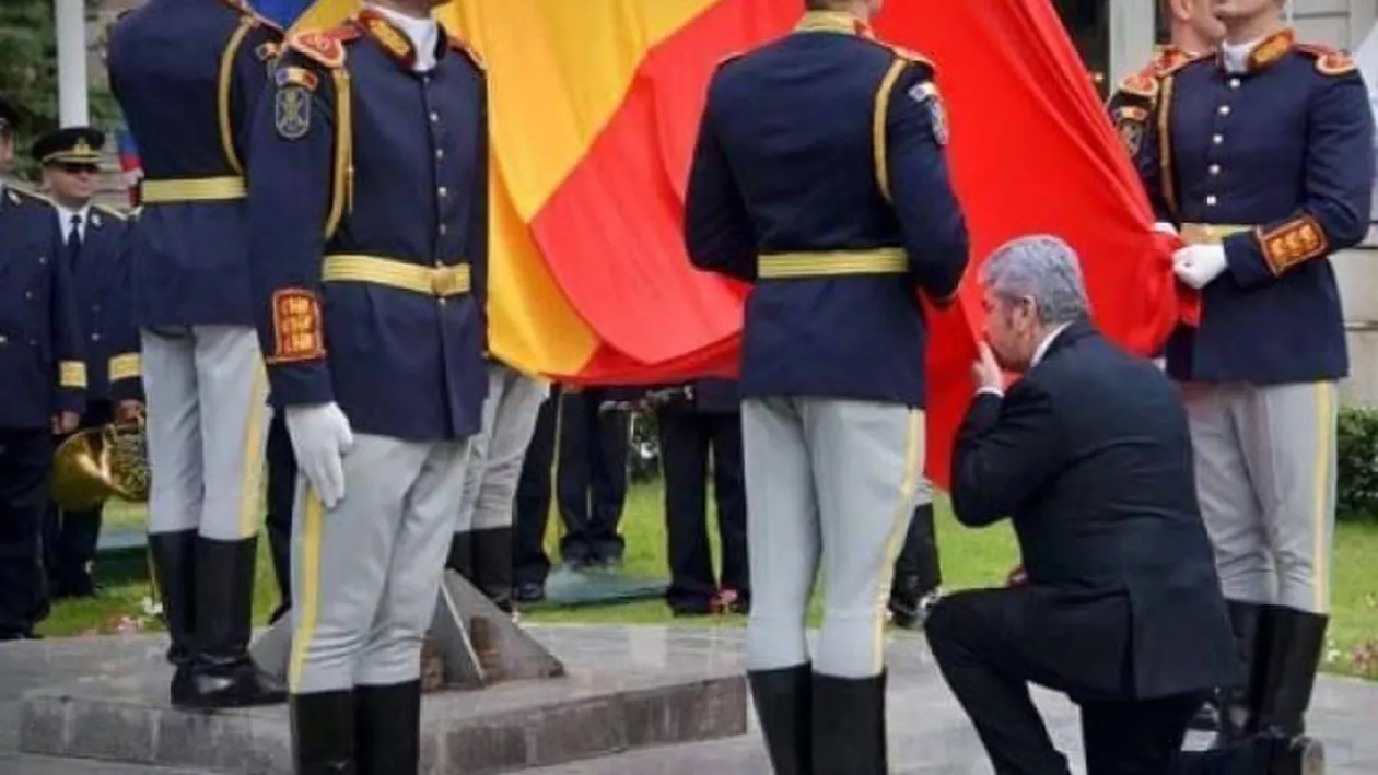 Gabriel Oprea: “Drapelul Național înseamnă Patria, înseamnă dragostea de țară, mândria de a fi români”