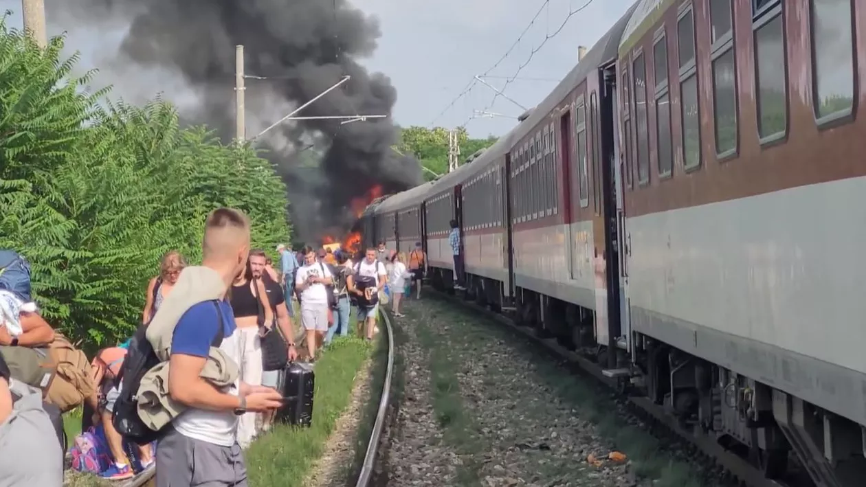 Grav accident feroviar în Slovacia: 4 morți și 5 răniți după ce un tren și un autobuz s-au ciocnit (VIDEO)