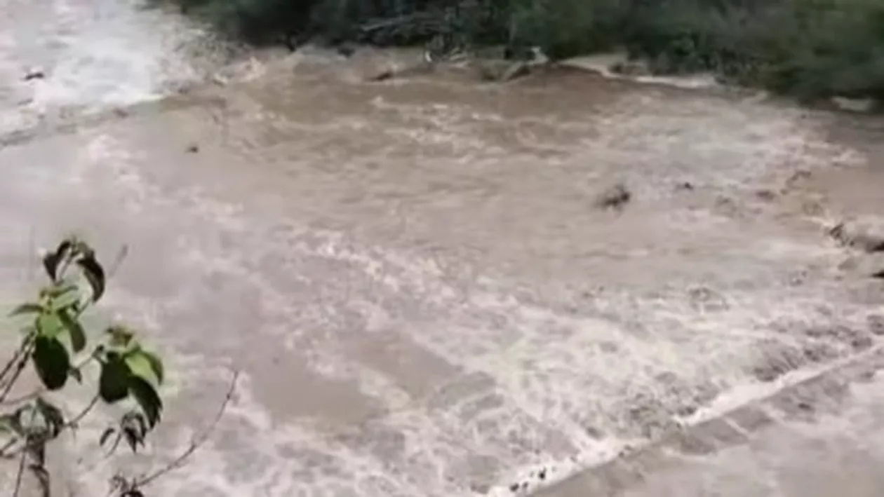 Tentativă de sinucidere la un baraj din Vâlcea. Un bărbat s-a aruncat în apă și nu a mai ieșit la mal