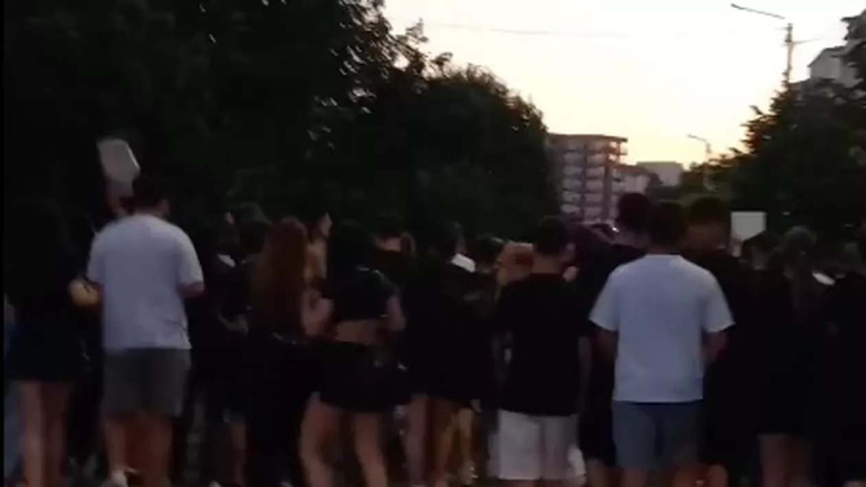 Slatina: A doua seară de proteste după ce un tânăr a murit înecat (VIDEO)