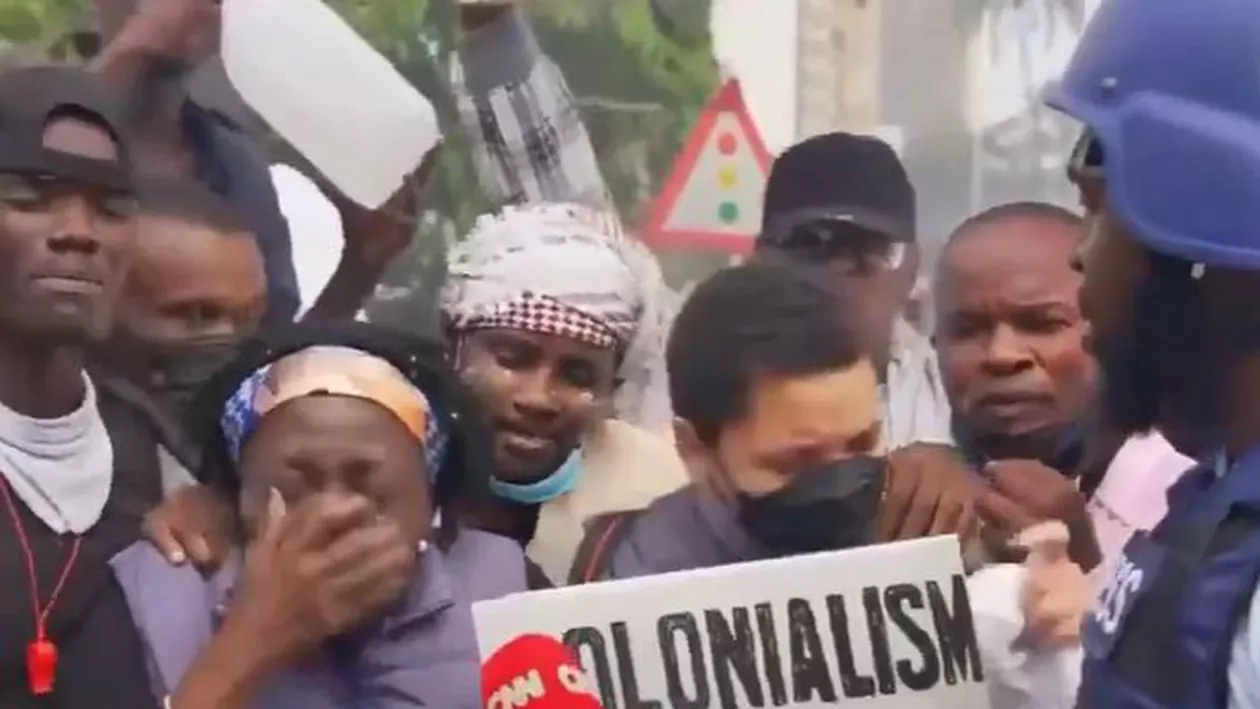 Sora vitregă a lui Barack Obama a fost victima gazelor lacrimogene în timpul protestelor din Kenya (VIDEO)