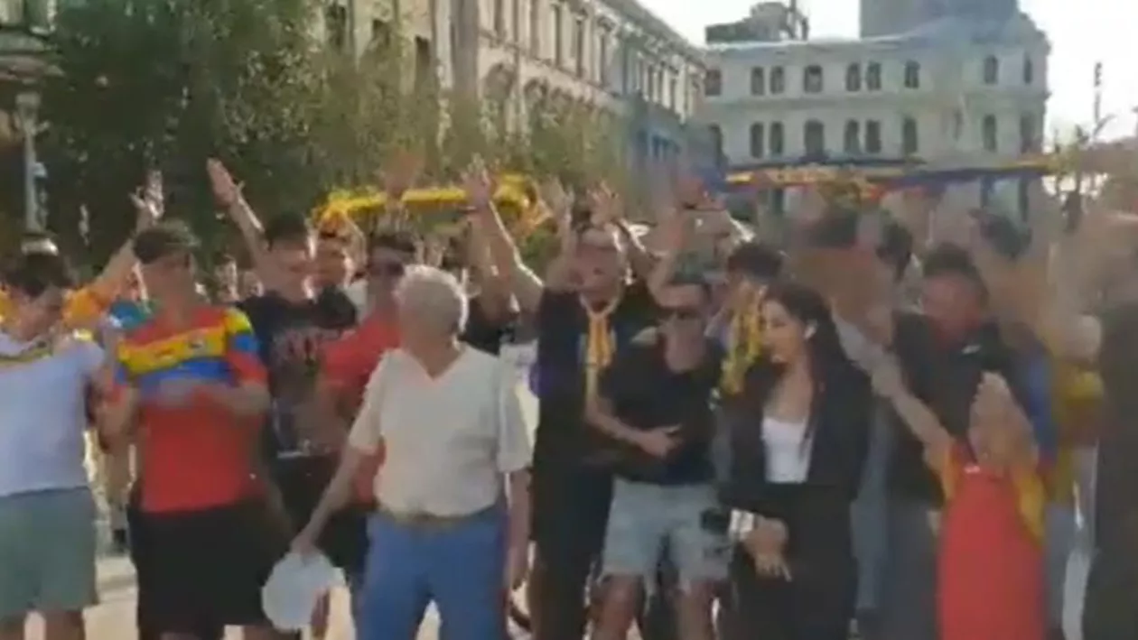 Mii de bucureșteni au ieșit în stradă după victoria României în meciul cu Ucraina de la EURO 2024