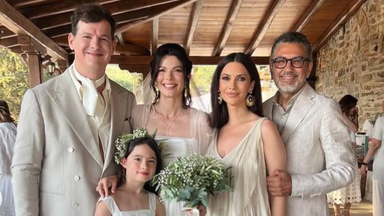 Cât costă rochia pe care Andreea Berecleanu la nunta Ancăi Lungu. Prezentatoarea TV a cheltuit o avere