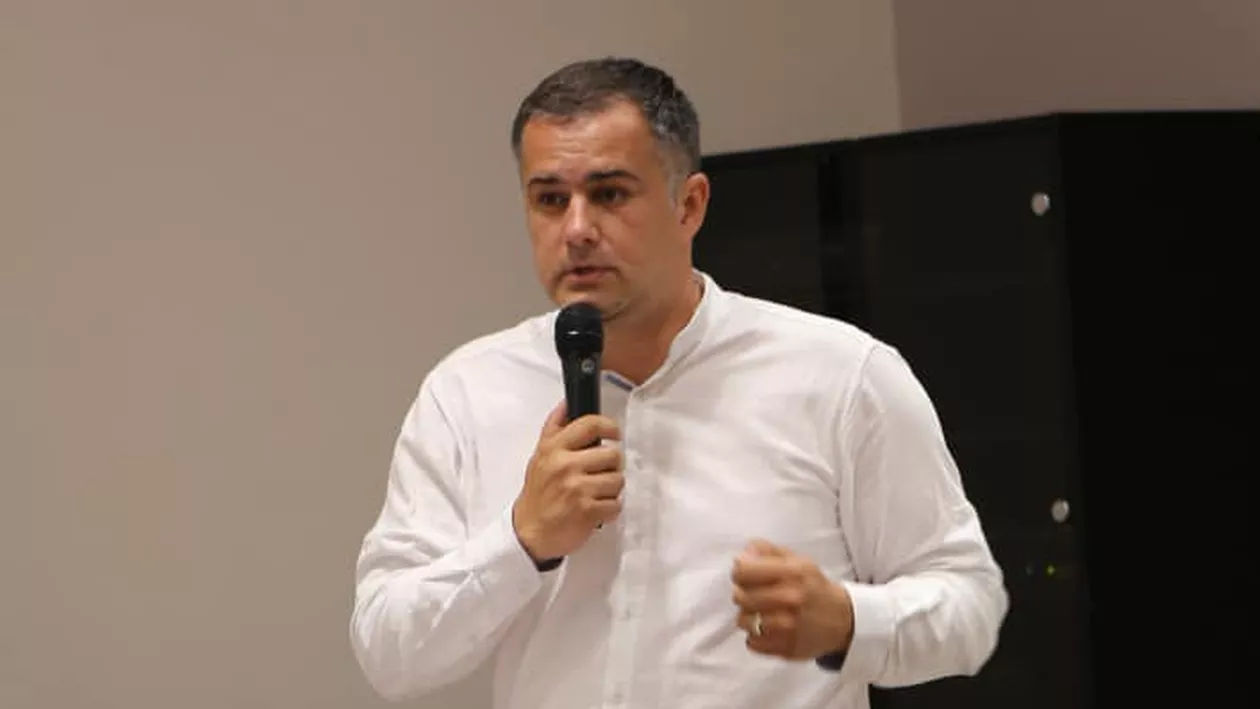 Lucian Viziteu: PSD-ul și-ar dori să trebuiască să ne forțeze să alegem între Ciolacu și Simion în turul 2. Asta cred că e periculos, că un partid va juca la ruletă viitorul României (VIDEO)