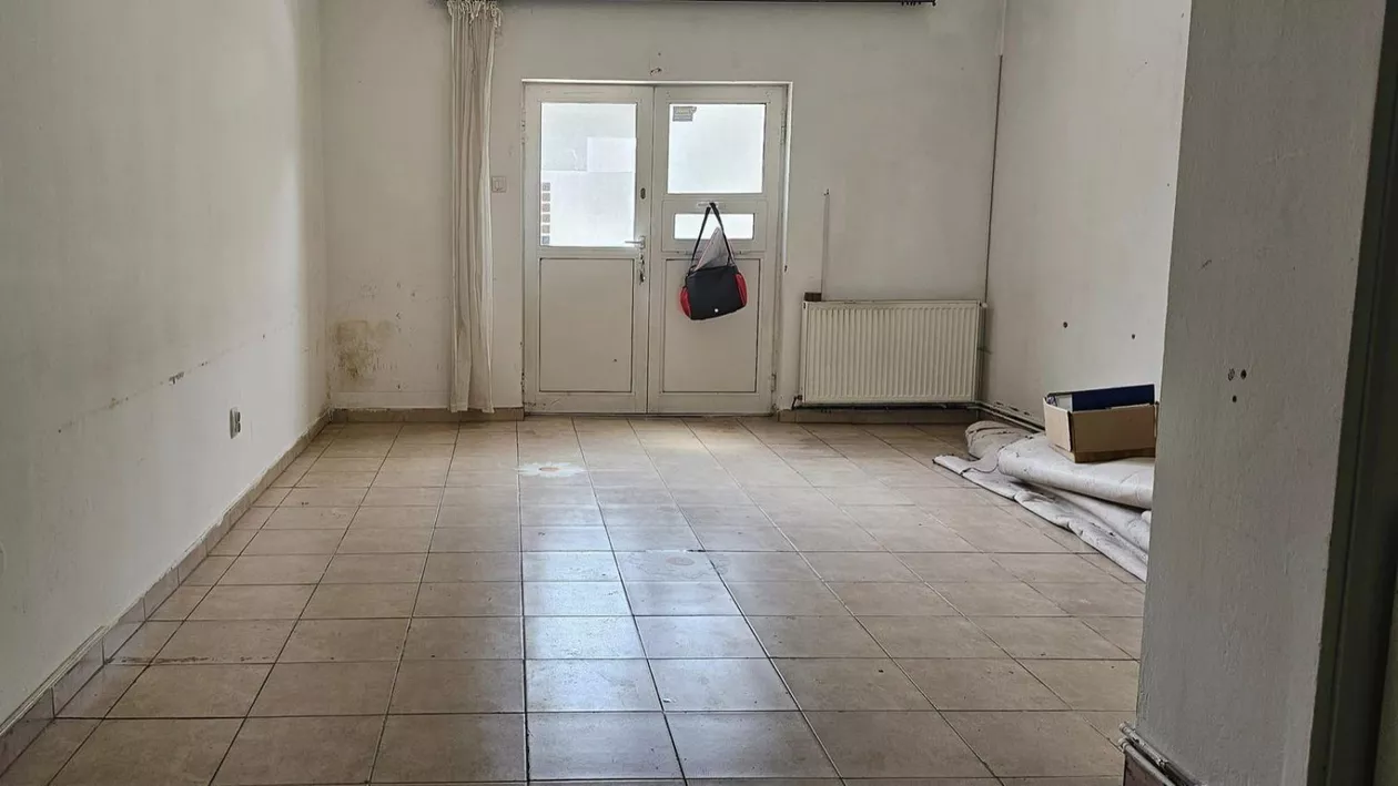 Suma uriașă pe care o cere o clujeancă pe închirierea unui spațiu nemobilat pentru UNTOLD: Are doar toaletă și chiuvetă