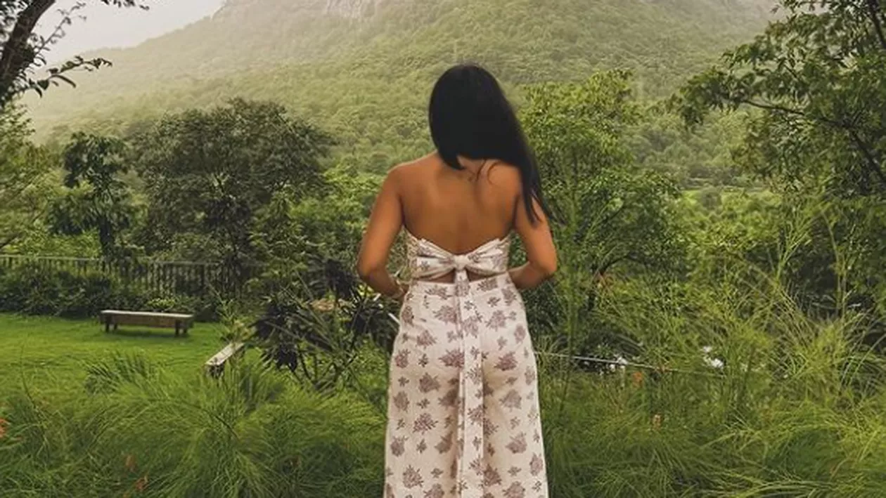 O influenceriță de 27 de ani și-a filmat propria moarte. S-a stins din viață după ce a căzut într-o prăpastie