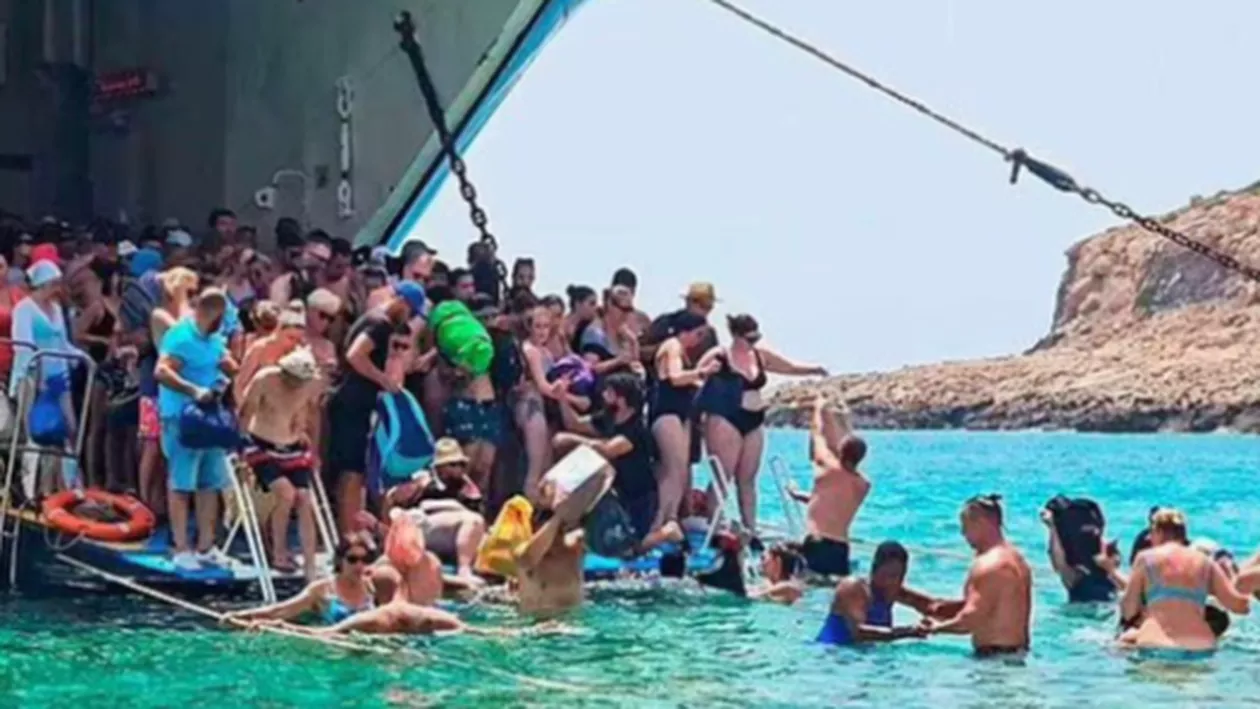 Cum este descurajat turismul excesiv în Creta. Pasagerii sunt debarcați în apă adâncă
