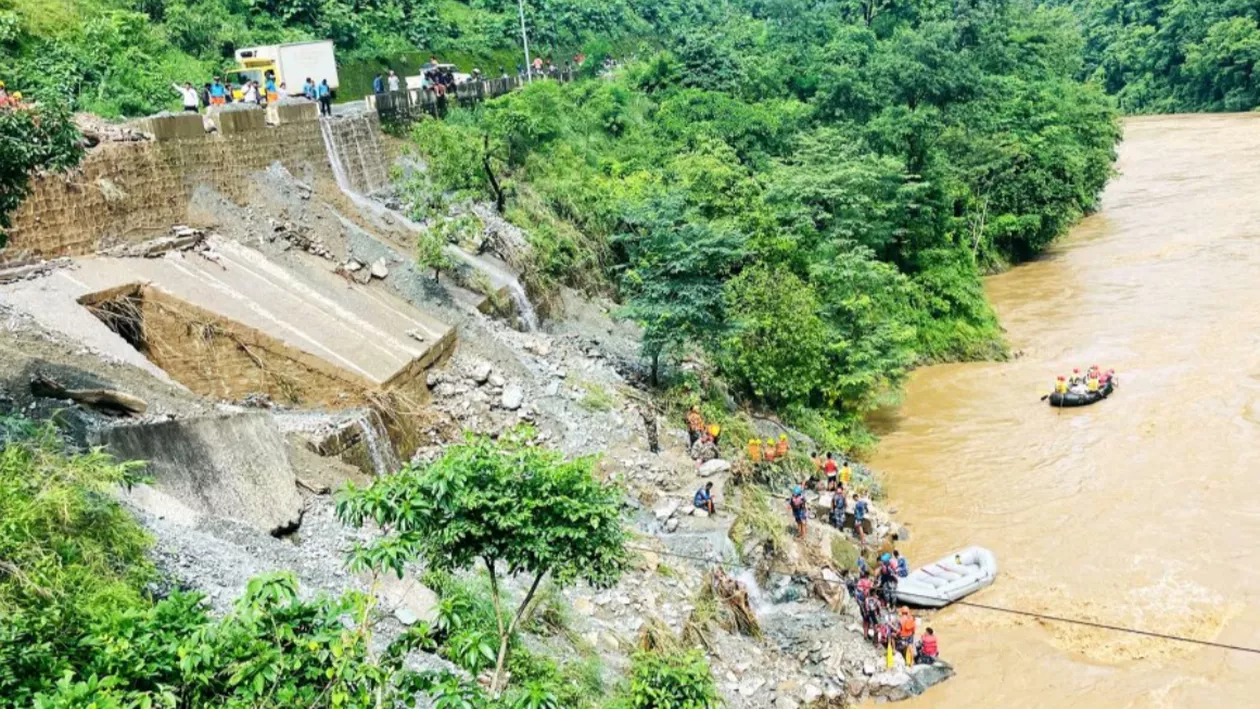 Tragedie în India. Cel puțin 41 de persoane au murit în urma unor alunecări de teren