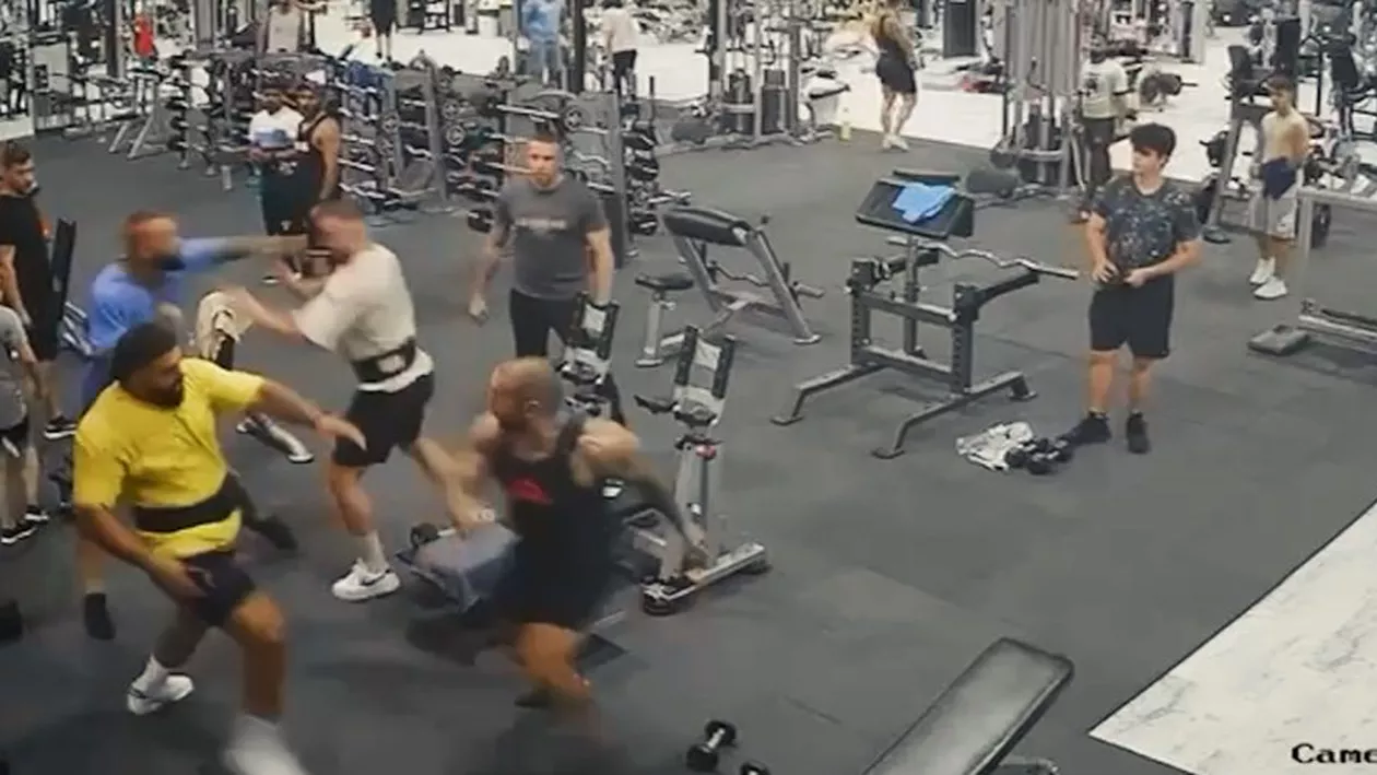 Cunoscut luptător de kickboxing, înjunghiat într-o sală de sport din Timișoara după o postare pe TikTok (VIDEO)