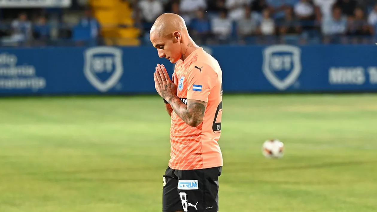 Jucătorii Universității Craiova, mutați din cantonament din cauza lui Florin Salam și Tzancă Uraganu, înaintea meciului decisiv cu Maribor