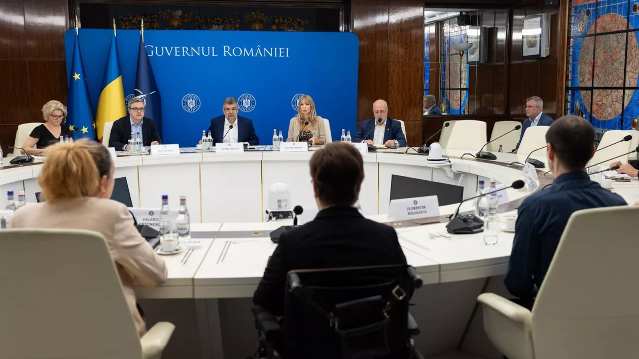 Ciolacu: „Nicio pensie nu scade în urma recalculării”. Premierul promite lege separată prin care nevăzătorii și persoanele cu dizabilități să primească „pensii decente”