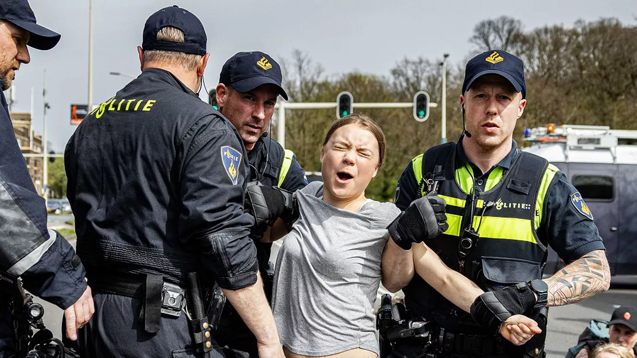 Greta Thunberg, arestată în Danemarca la un protest împotriva războiului din Gaza (FOTO, VIDEO)