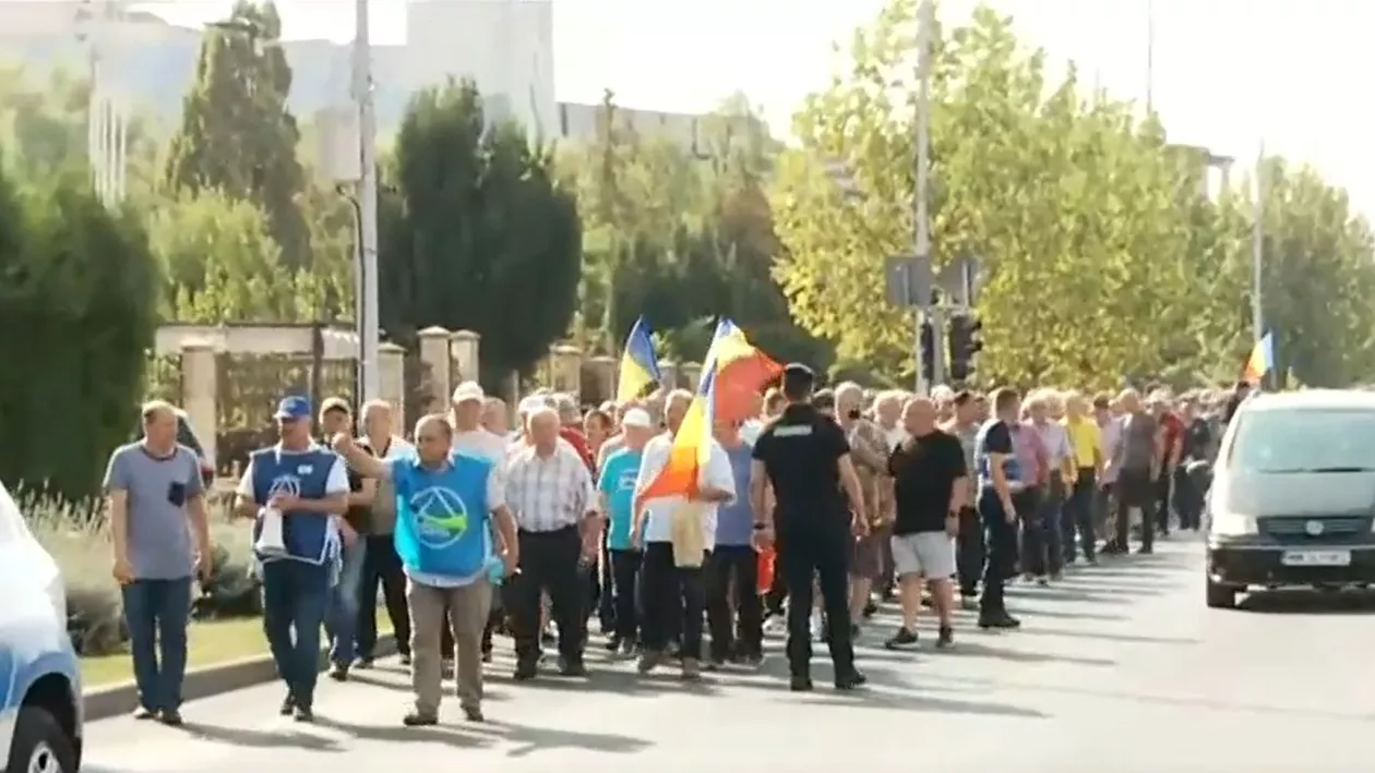 Protest în Baia Mare, după recalcularea pensiilor: „Aș pune-o pe doamna ministru al Muncii să vină cu mine în mină, să-i arăt ce înseamnă viața de miner”