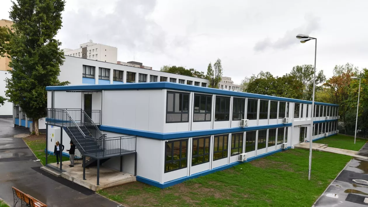 Primăria Sectorului 6 continuă investițiile în Educație. Două școli modulare recepționate în această săptămână (FOTO)