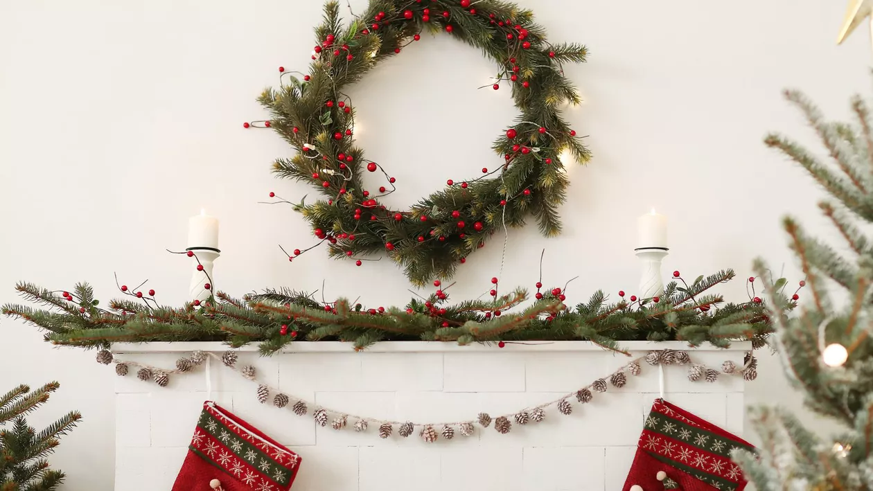 Decorațiunile de Crăciun, din nou pe rafturile magazinelor. Avertismentul sociologilor cu privire la următoarea perioadă