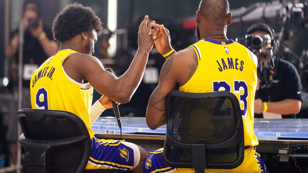 LeBron și fiul său, Bronny James, au făcut istorie în NBA, fiind primul duo tată-fiu care a jucat în aceeași echipă
