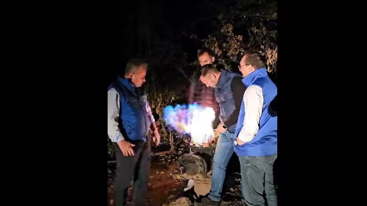 Gorj: Patru politicieni, filmați în timp ce probează cu bricheta o conductă de gaze. Ce a urmat (VIDEO)