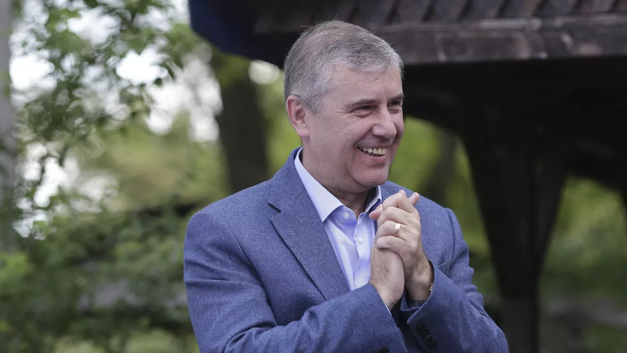 Simplii cetățeni plătesc pentru criza bugetară. Guvernul alocă aproape 2 milioane de euro pentru mașini noi la SPP