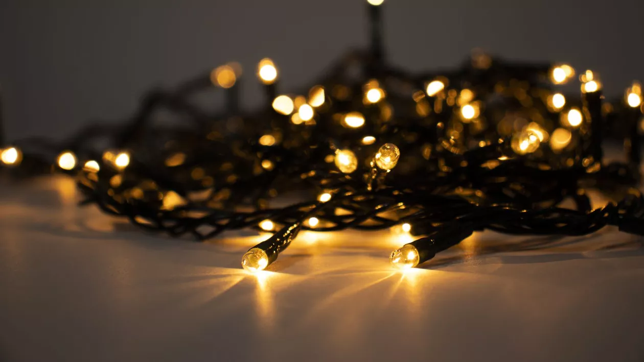 Crăciunul și pericolul luminilor festive. Cum poți sta departe de incidentele nedorite