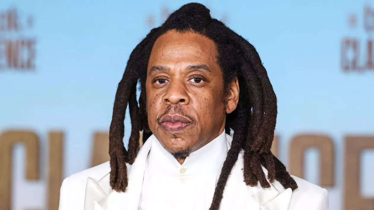 Jay-Z este acuzat că, împreună cu P. Diddy, a violat o fată de 13 ani. Reacția rapperului