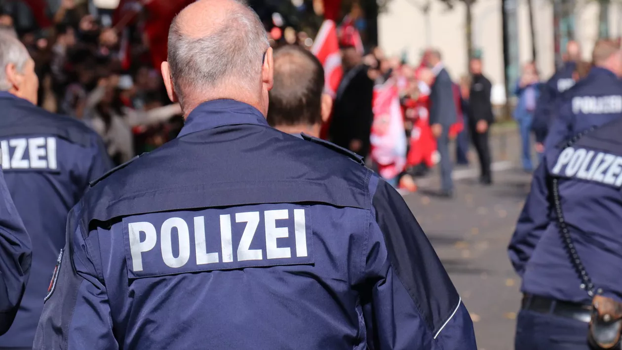 O mașină a intrat în mulțime la Munchen, unde urmează să aibă loc Conferința de Securitate. Bilanțul victimelor / UPDATE: Șoferul e un afgan, solicitant de azi, cunoscut de autorități (FOTO)