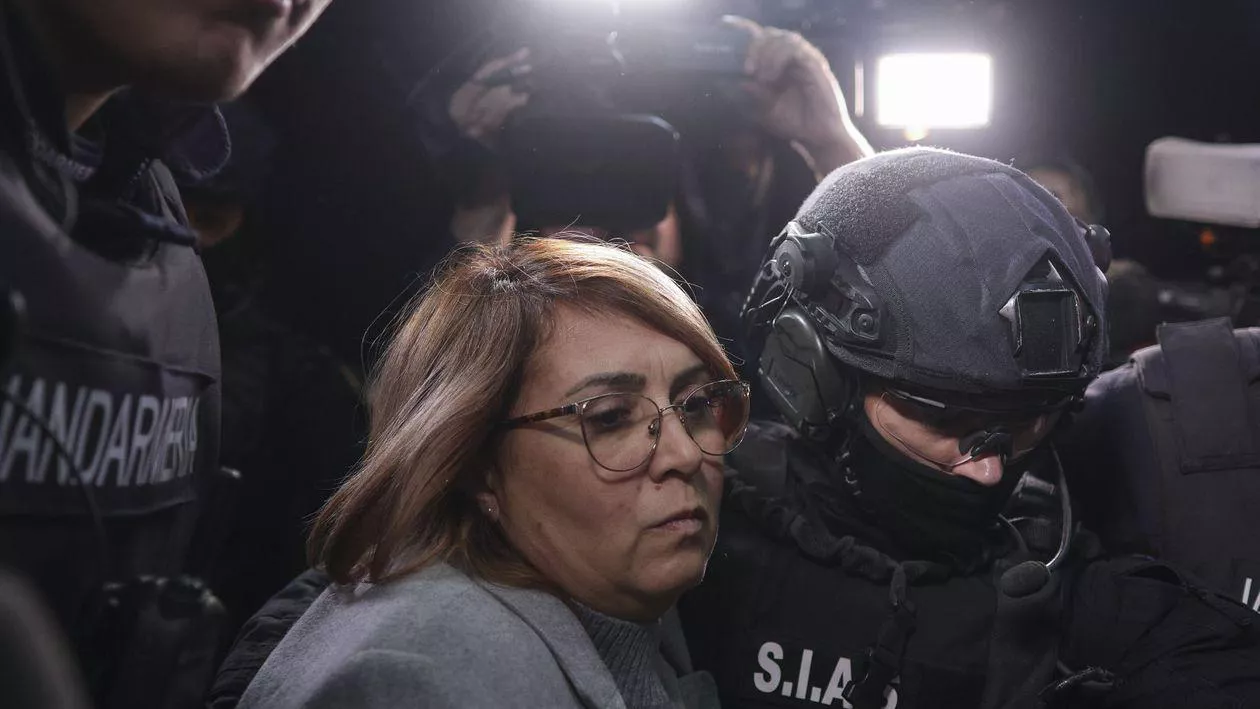 Laura Crișan, fiica omului de afaceri Ioan Crișan, arestată din nou, după distrugerea brățării de monitorizare