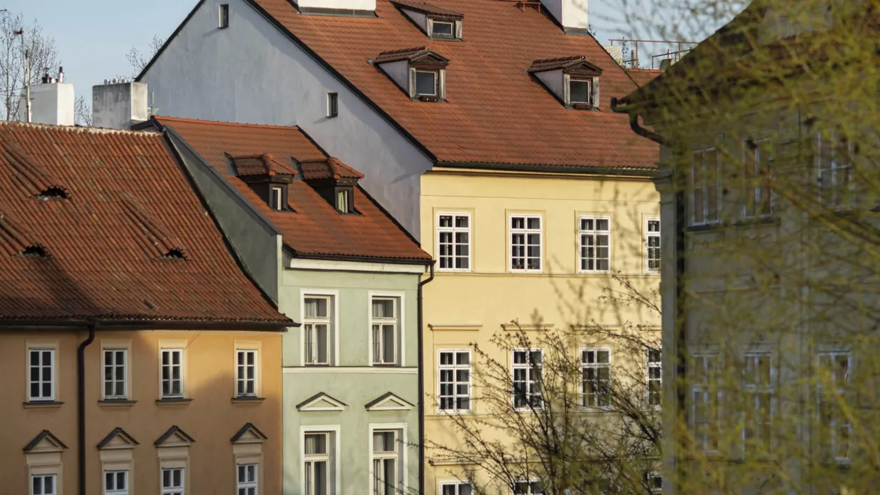 O româncă stabilită în Germania a dezvăluit cum a reușit să cumpere trei apartamente în doar opt ani. „E foarte greu şi la mine, ca și la voi”