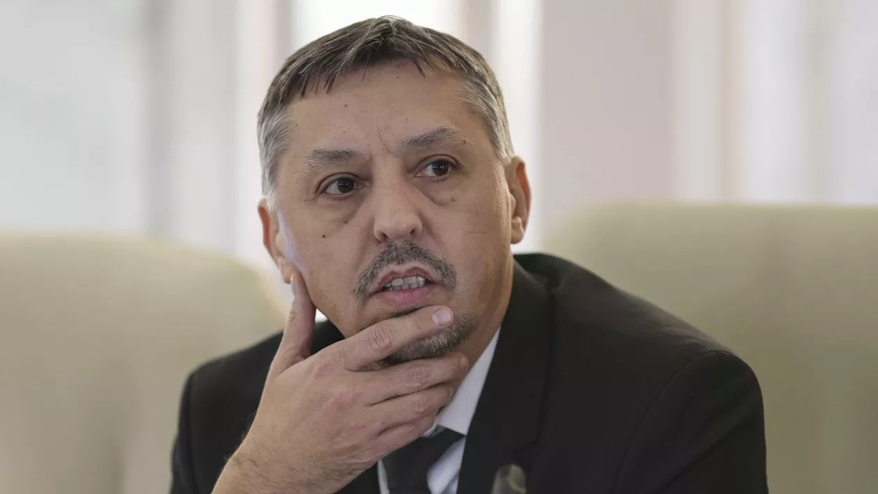 Dispar orele de istorie din clasele a 11-a și a 12-a? Ce spune ministrul Educației