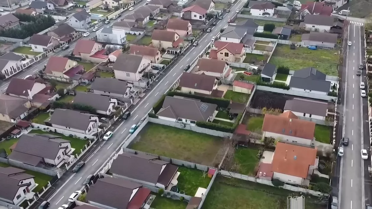 Construcții Erbașu anunță că aproape a finalizat lucrările de infrastructură din Sântandrei, Bihor: 15 străzi modernizate, 7 km de trotuare amenajate și o rețea nouă de canalizare pluvială (VIDEO)