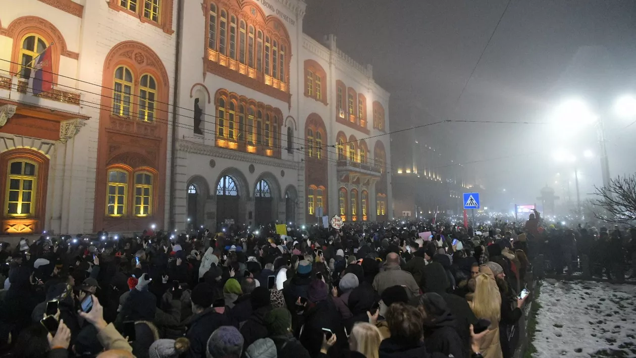 Amplu protest antiguvernamental în Serbia. Școli, librării, teatre și baruri au fost închise în mai multe orașe