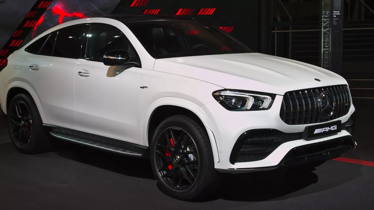 Top 5 motive să alegi Mercedes-Benz GLE 53 AMG pentru următoarea ta aventură