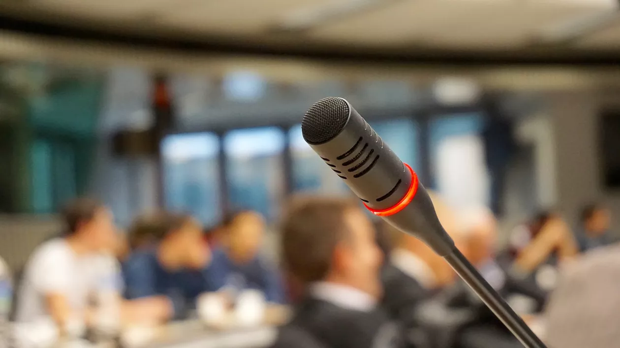 De ce să lucrezi cu un interpret profesionist pentru un eveniment de succes