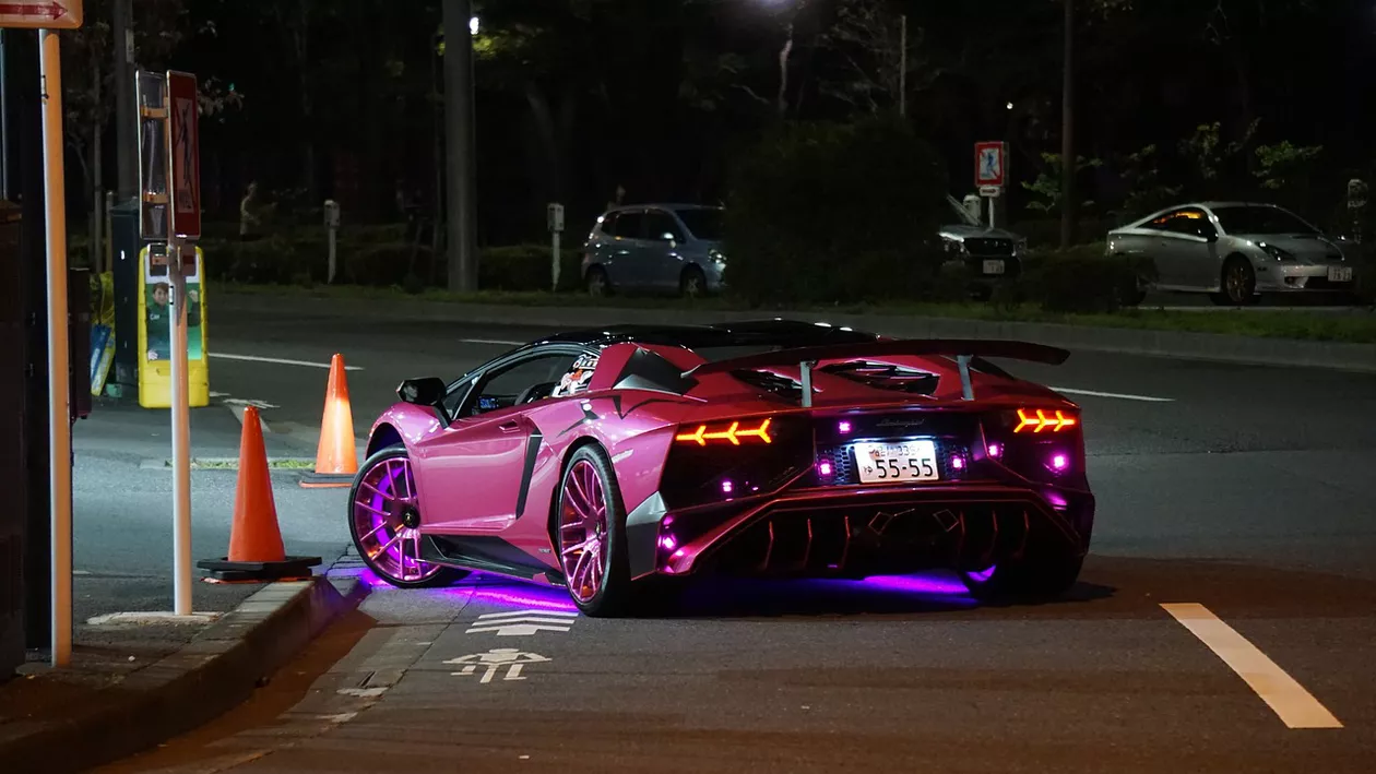 Tranzacție surpriză pe piața auto din România: Porsche Inter Auto a livrat miercuri un Lamborghini Sian care poate ajunge la 3 milioane euro