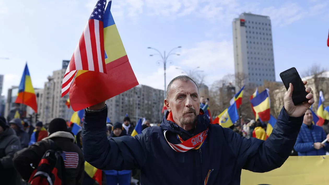 Manifestația pro-Călin Georgescu s-a lăsat cu dosar penal și amenzi. Jandarmii au găsit o persoană cu un cuțit