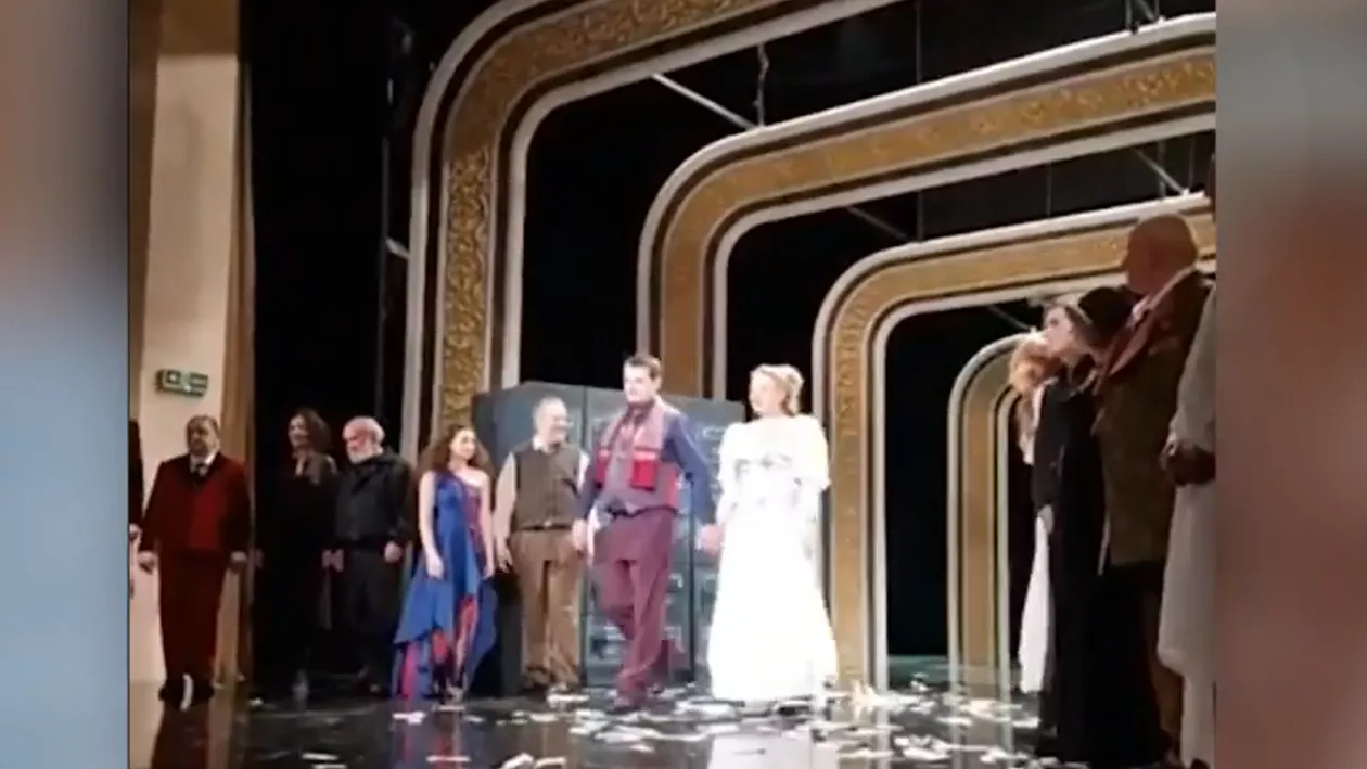 Situație fără precedent în București. De ce au fost nevoiți actorii de la Teatrul Evreiesc să joace păziți de jandarmi