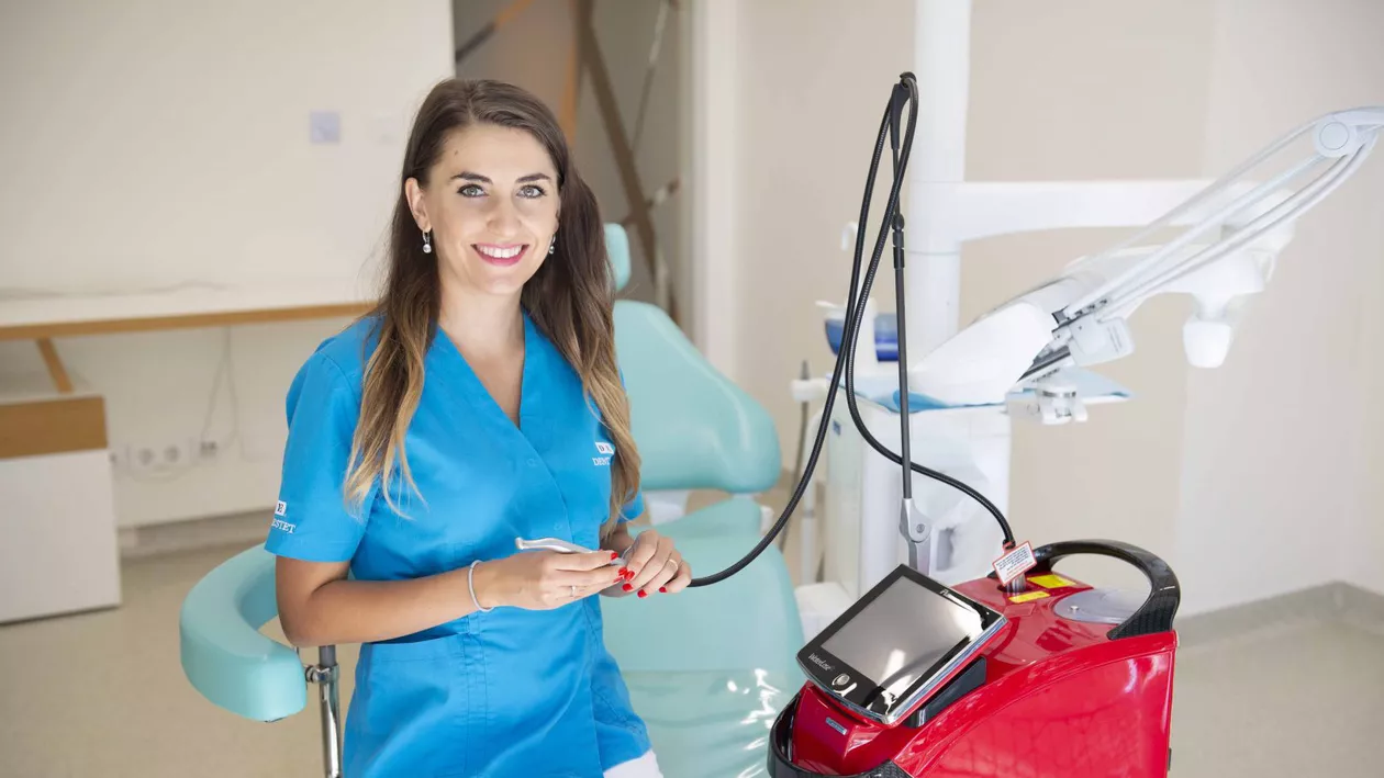 DENT ESTET: Cum să eviți boala parodontală. Rolul profilaxiei dentare și stomatologiei laser pentru o sănătate optimă