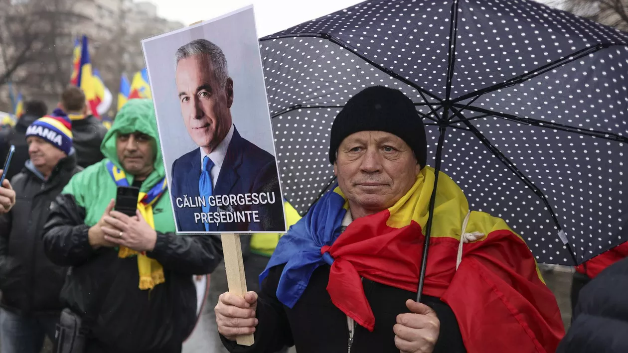 Călin Georgescu, la protestul AUR: Eu vreau să fiu judecat de voi toți, prin votul vostru liber. E dreptul vostru să decideți pe cine alegeți