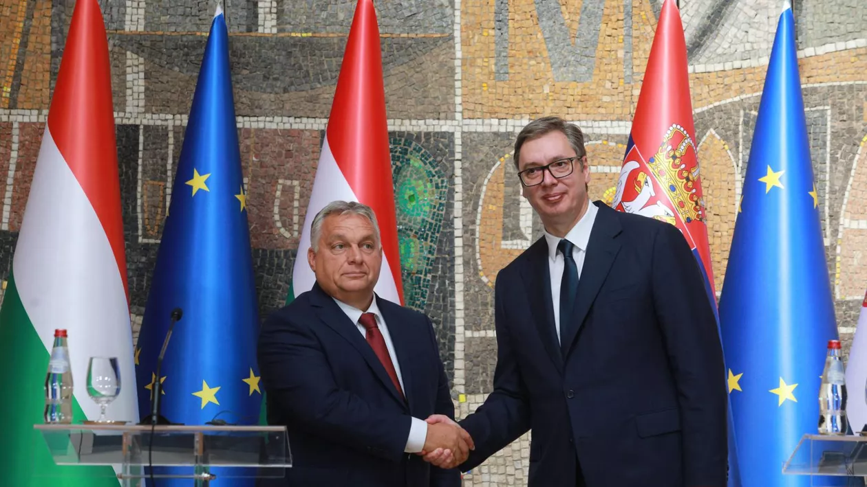 Alianță militară chiar la granițele României. Negocieri avansate între premierul ungar Viktor Orban și președintele sârb Aleksandar Vucic