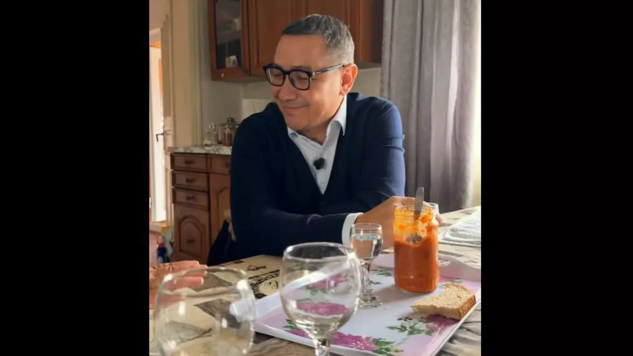 Stelian Tănase, despre clipurile de campanie ale lui Ponta: Cred că se spală de 10 ori pe mâini când pleacă de la oamenii ăștia cu care a dat mâna. Râde ca prostul, nu spune nimic (VIDEO)