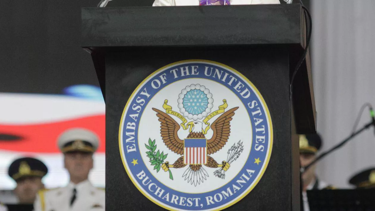 Cei 7 foști ambasadori americani la București, felicitări pentru poporul român și pentru Nicușor Dan: „Românii au stat drepți și au avut curajul să îi spună 'nu' candidatului lui Putin”
