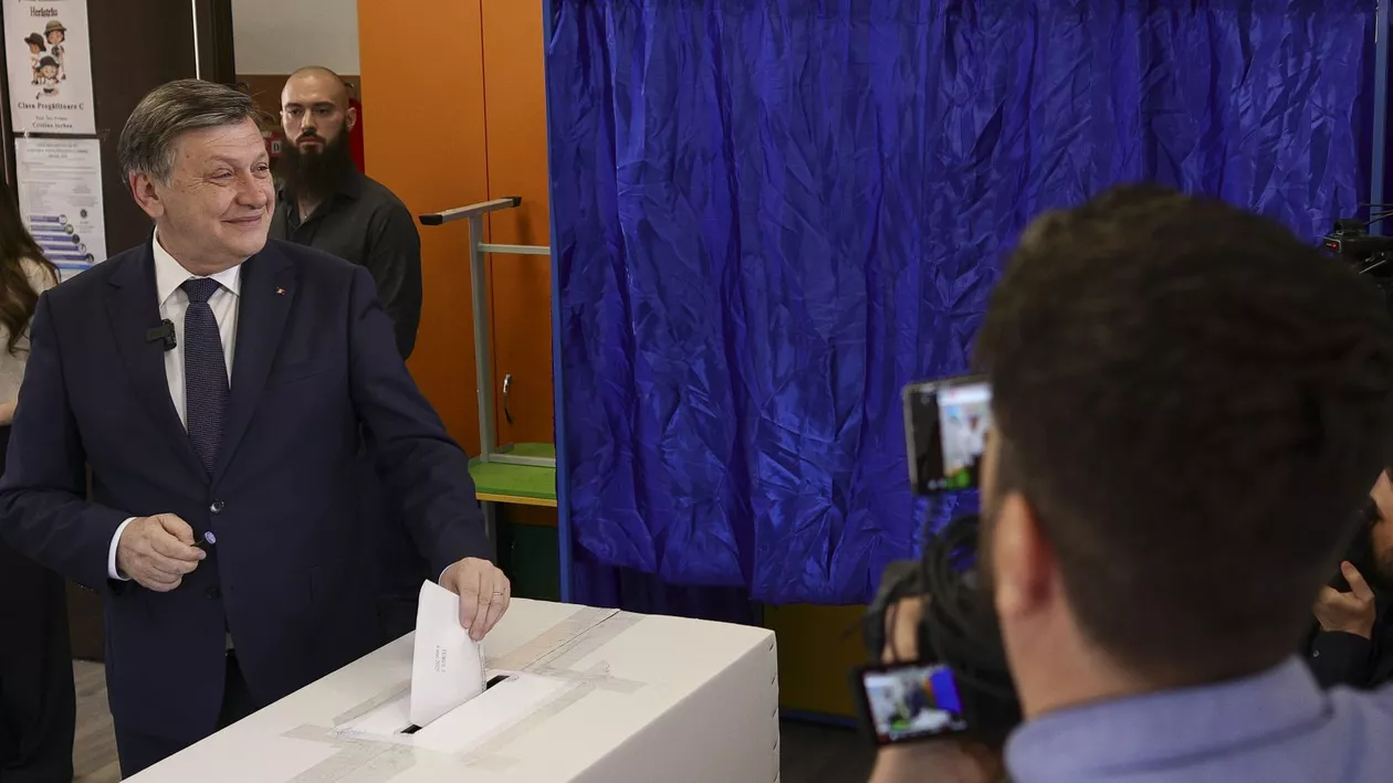 Crin Antonescu: Eu am votat, bineînțeles, pentru o Românie unită, pentru o Românie puternică, pentru o Românie demnă (GALERIE FOTO, VIDEO)