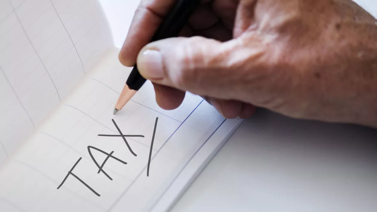 Ce taxe ar putea fi mărite pentru acoperirea deficitului. Vicepreședinte CFA: „Întrebarea este pe cine va lovi cel mai tare”