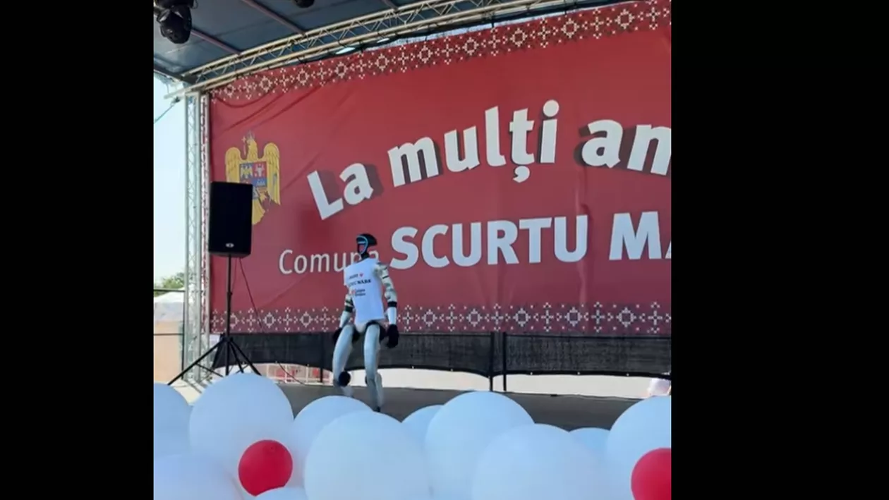 N-ați mai văzut așa ceva până acum! Robotul care dansează pe manele, invitatul special la zilele unei comune din România (VIDEO)