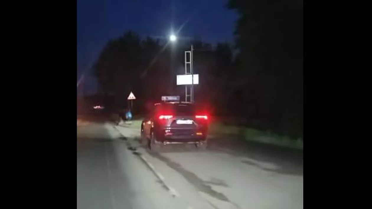Polițiștii din Ploiești, în alertă după ce un bărbat a condus mașina haotic, apoi a abandonat-o (VIDEO)