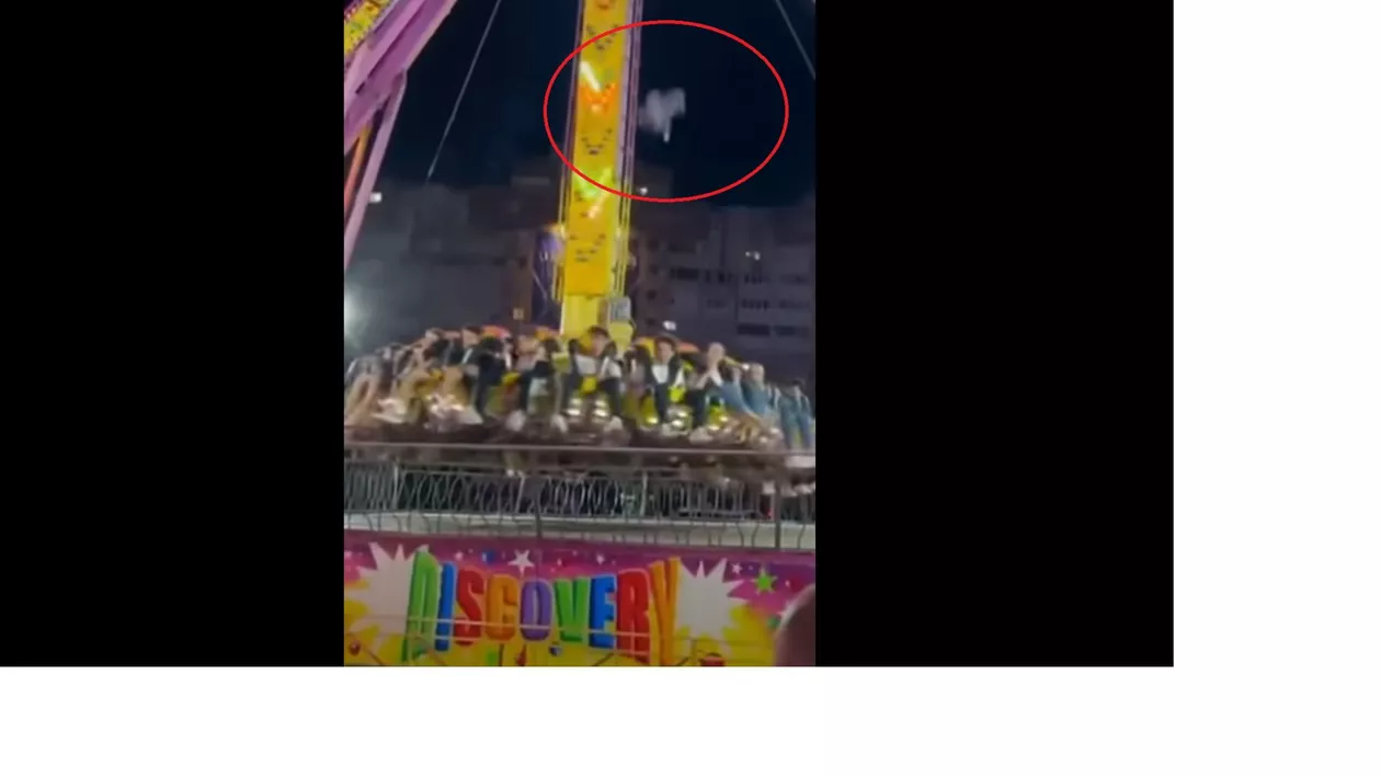 Clipe de groază într-un parc de distracții din Bacău. Momentul în care o piesă metalică de la un carusel electric cade, chiar în timp ce mai multe persoane se aflau în el (VIDEO)