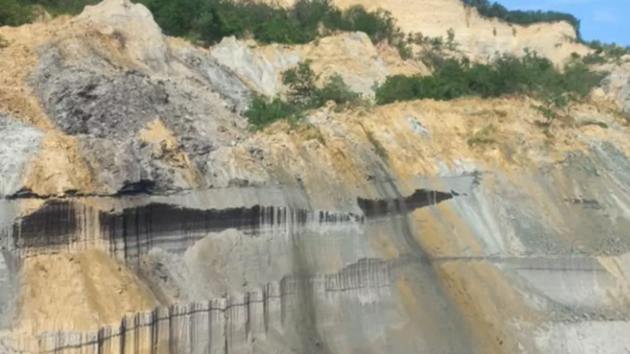 O alunecare de teren a avut loc la cariera Rovinari. Ce mesaj a transmis Ministerul Energiei